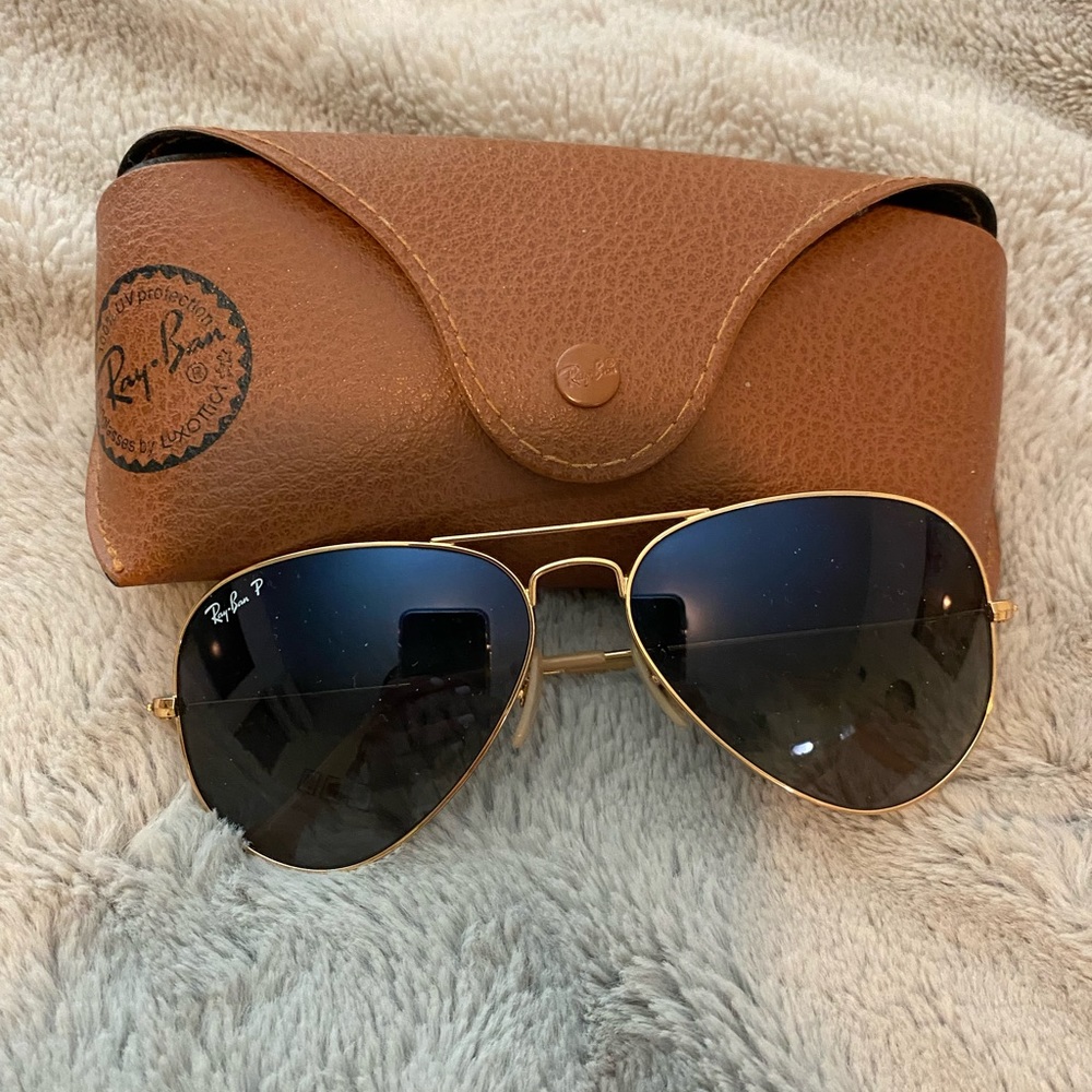 Ray Ban Aviators Sunglasses with Blue tint lenses
